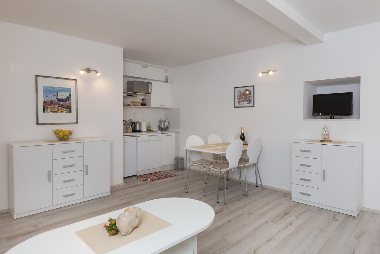 Izvijacica Apartamento *